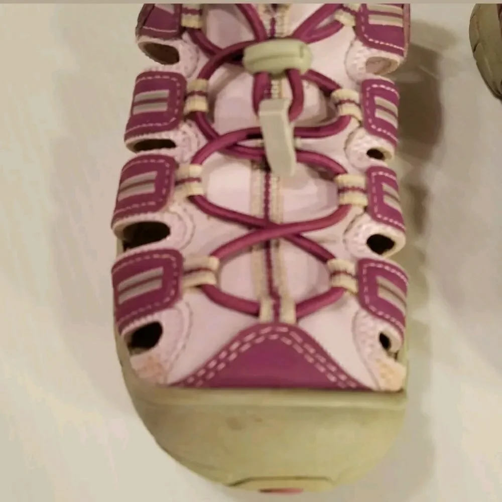 Khombu Girls Athletic Water Shoes Size 2